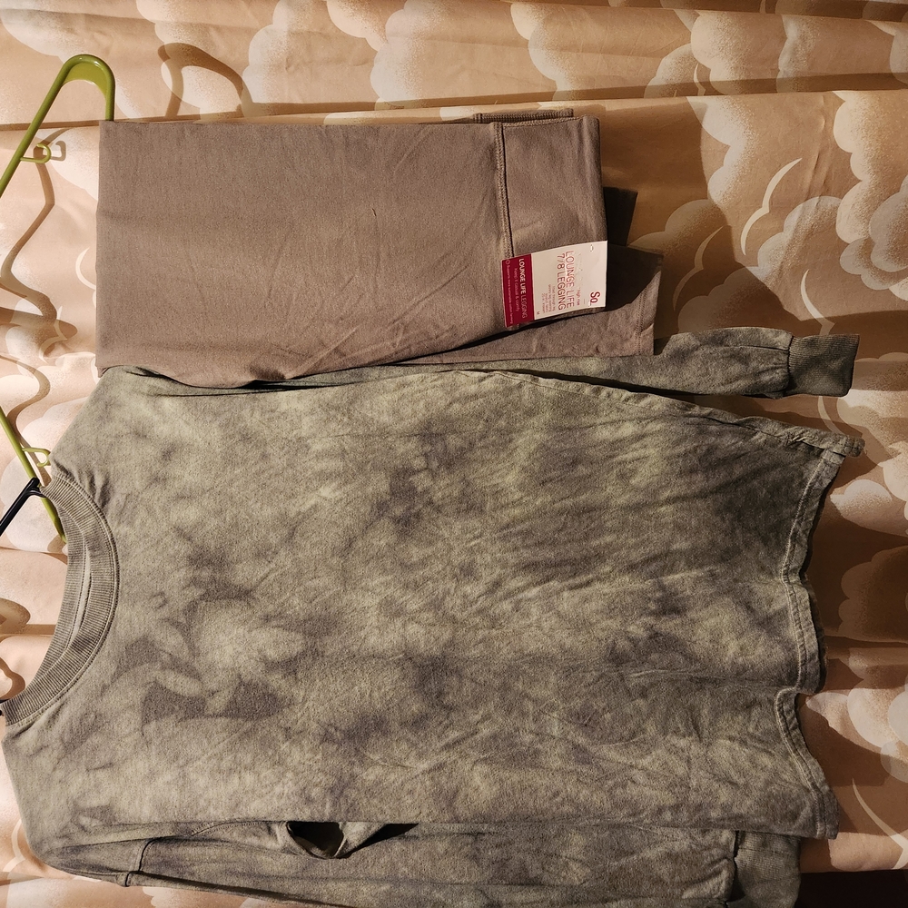 Tie-Dye Sweatshirt and Leggings Set